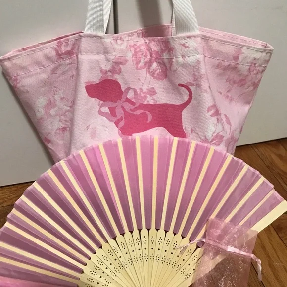 LoveShackFancy x PINK Exclusive NYC Tote Bag - Picture 5 of 8